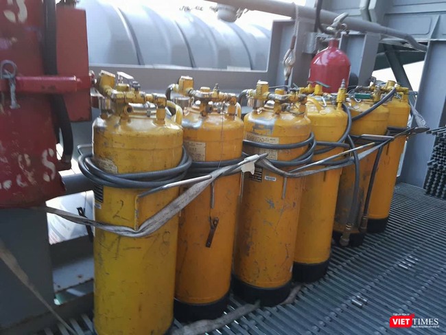 Chiêm ngưỡng tàu sân bay Mỹ USS Carl Vinson đang neo đậu ở Cảng Tiên Sa - ảnh 26