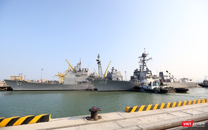 Ngắm “vệ sĩ” hộ tống siêu mẫu hạm USS Carl Vinson cập cảng Đà Nẵng - ảnh 7