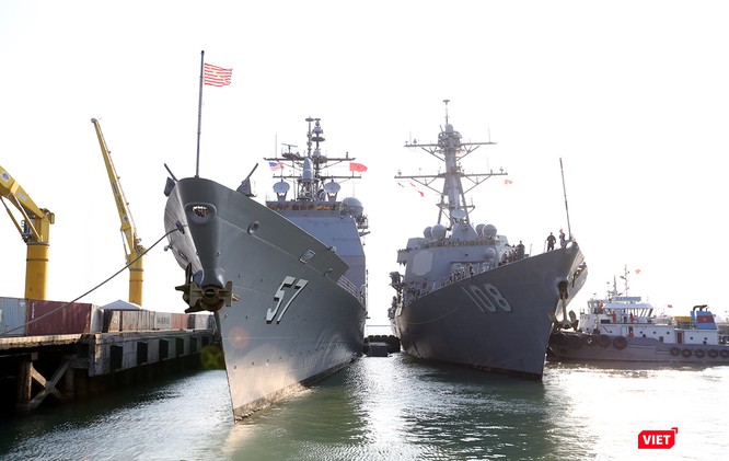 Ngắm “vệ sĩ” hộ tống siêu mẫu hạm USS Carl Vinson cập cảng Đà Nẵng - ảnh 9