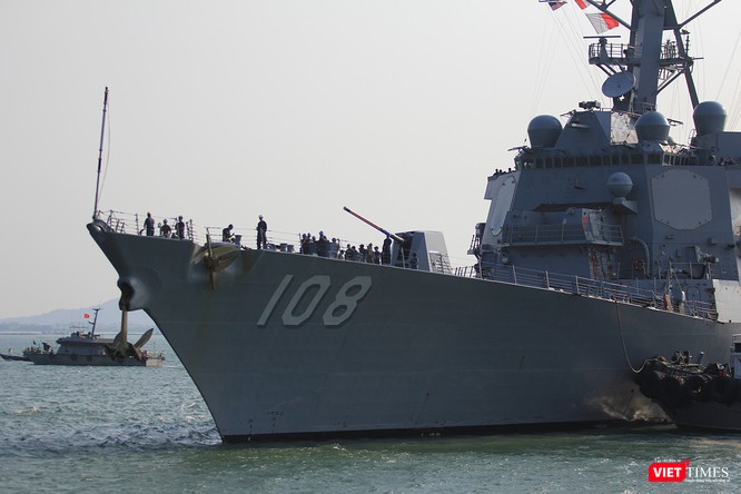 Ngắm “vệ sĩ” hộ tống siêu mẫu hạm USS Carl Vinson cập cảng Đà Nẵng - ảnh 10