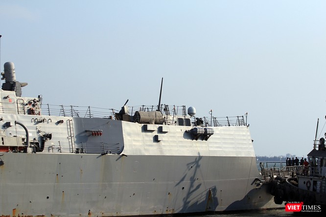 Ngắm “vệ sĩ” hộ tống siêu mẫu hạm USS Carl Vinson cập cảng Đà Nẵng - ảnh 16