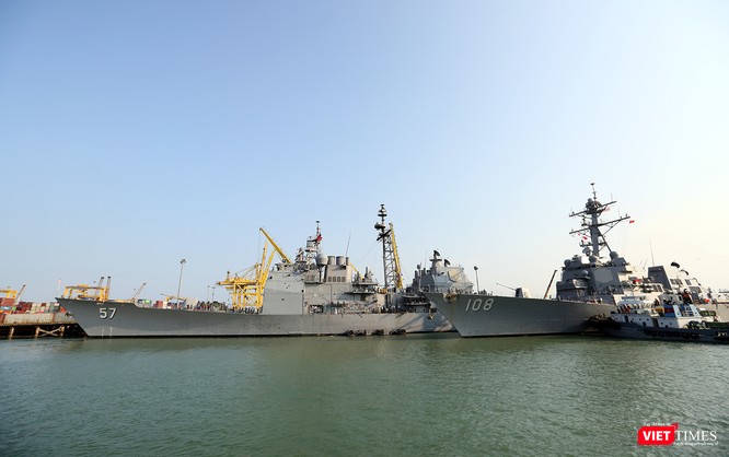 Ngắm “vệ sĩ” hộ tống siêu mẫu hạm USS Carl Vinson cập cảng Đà Nẵng - ảnh 4