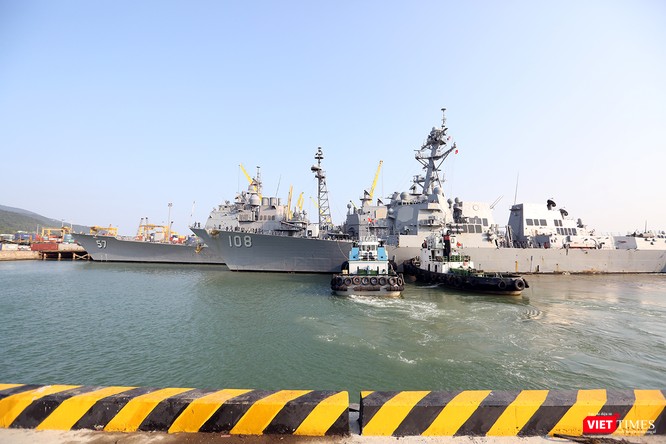Ngắm “vệ sĩ” hộ tống siêu mẫu hạm USS Carl Vinson cập cảng Đà Nẵng - ảnh 5