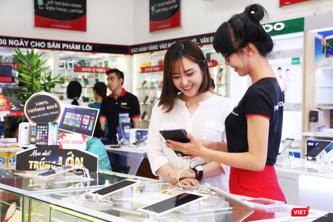 FPT Shop tặng voucher giảm giá và giao hàng trong vòng 1 giờ - ảnh 1