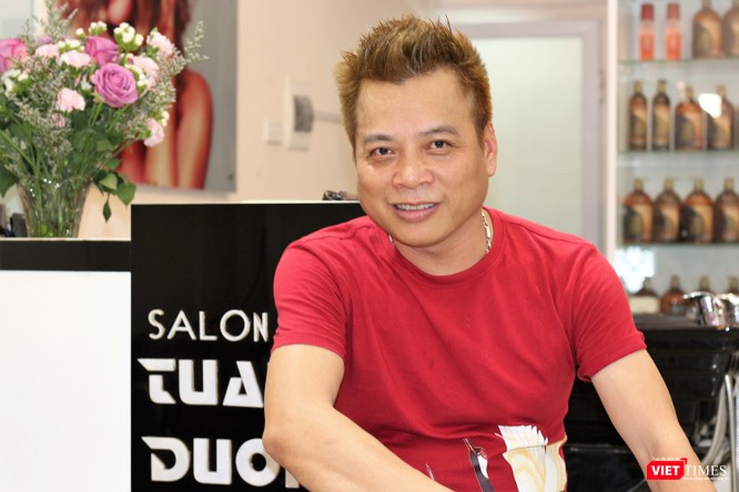 Cắt t&oacute;c giống Donald Trump - Kim Jong Un gi&aacute; 0 đồng giữa l&ograve;ng H&agrave; Nội - ảnh 1