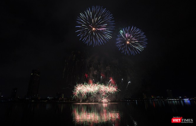 Pháo hoa Đà Nẵng 2018: Mãn nhãn “Bức họa Huyền thoại của những cây cầu” - ảnh 7
