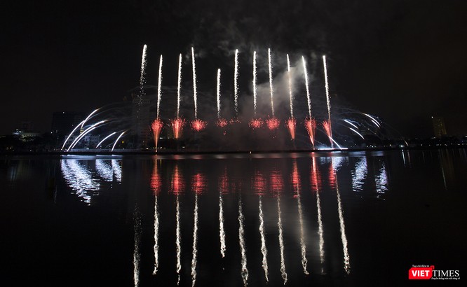 Pháo hoa Đà Nẵng 2018: Mãn nhãn “Bức họa Huyền thoại của những cây cầu” - ảnh 24