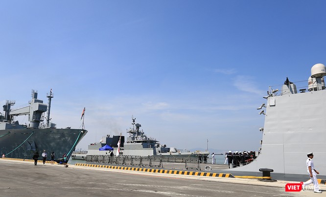 Sức mạnh của tàu hộ vệ tên lửa INS Kamorta và “siêu hậu cần” INS Shakti-Hải quân Ấn Độ ở Đà Nẵng - ảnh 7