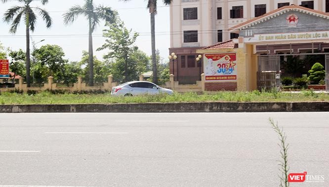 Hoảng sợ nhìn cách chạy xe “không giống ai” ở huyện Lộc Hà (Hà Tĩnh) - ảnh 1