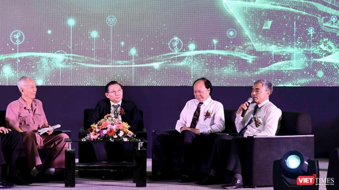 Chủ tịch Hội Truyền thông Số Việt Nam xúc động khi tham dự chương trình phổ cập máy tính bảng cho nông dân - ảnh 1