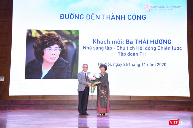 2 người phụ nữ quyền lực giao lưu với thầy và trò Trường Đại học Y Hà Nội ảnh 3