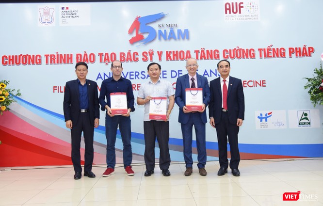 15 năm đào tạo bác sĩ y khoa bằng tiếng Pháp: Hơn 100 sinh viên được học bổng ở Pháp và nhiều nước ảnh 4