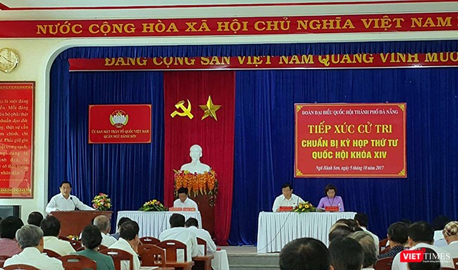 Sáng 5/10, Đoàn đại biểu Quốc hội TP Đà Nẵng đã có buổi tiếp xúc cử tri với cử tri quận Ngũ Hành Sơn và tiếp thu nhiều ý kiến liên quan đến những vấn đề xảy ra trên địa bàn trong thời gian qua