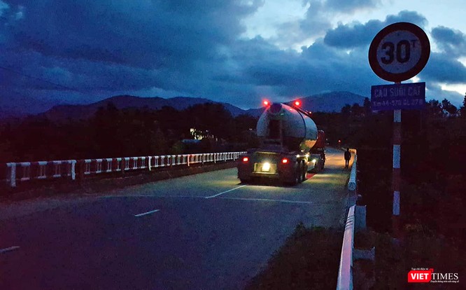 Cận cảnh những “siêu xe Bô xít” đang băm nát QL 27B ảnh 15