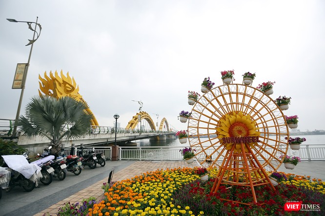 Ảnh: Đà Nẵng khoác áo hoa đón xuân mới Mậu Tuất - ảnh 20