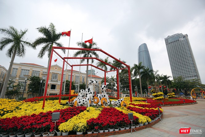 Ảnh: Đà Nẵng khoác áo hoa đón xuân mới Mậu Tuất - ảnh 25