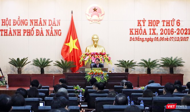 Theo Bí thư Thành ủy Đà Nẵng, Kỳ họp thứ 6, HĐND TP Đà Nẵng khóa IX là kỳ họp chưa từng có trong lịch sử khi Phó Chủ tịch HĐND một mình đứng