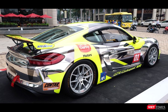 "Mòn mắt" với Porsche Cayman GT4 Clubsport bất ngờ xuất hiện tại Việt Nam ảnh 2