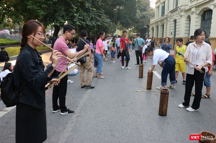Hàng chục nghìn người chen chúc tham dự lễ hội văn hóa và ẩm thực Hàn - Việt tại phố đi bộ Hồ Gươm - ảnh 25