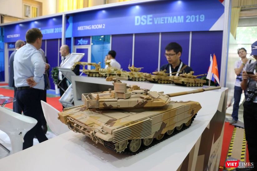 Chiêm ngưỡng hàng trăm trang thiết bị quân sự hiện đại xuất hiện tại Triển lãm Quốc tế về Quốc phòng và An ninh Việt Nam 2019 - ảnh 14