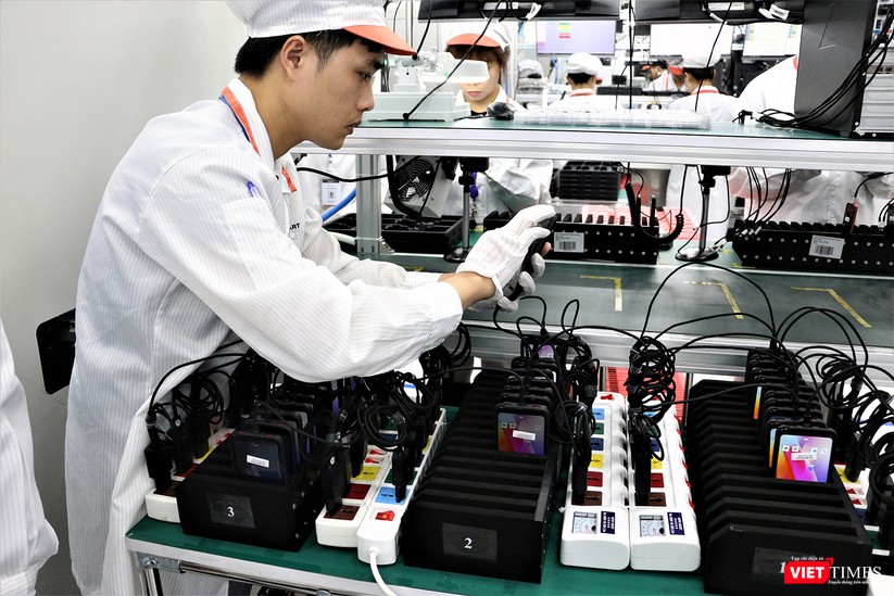 Khám phá nhà máy sản xuất thiết bị điện tử thông minh Vsmart - ảnh 24