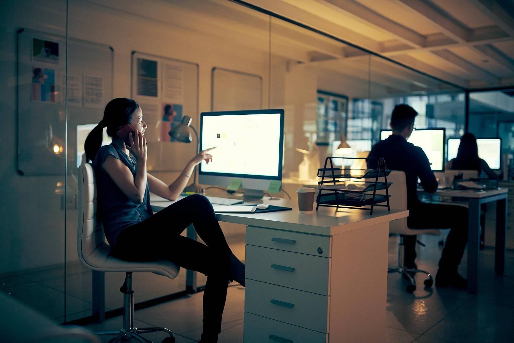 Sếp nghĩ gì khi nhân viên phải làm tăng ca? ảnh 1