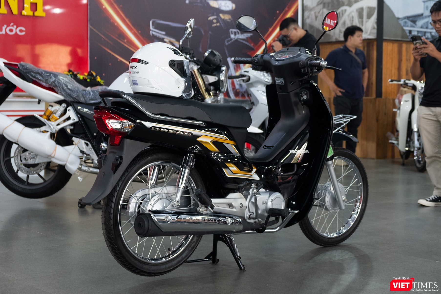 vt-Honda Dream NCX “phiên bản” Campuchia cập bến Việt Nam, giá từ 148 triệu đồng - Ảnh 3.jpg