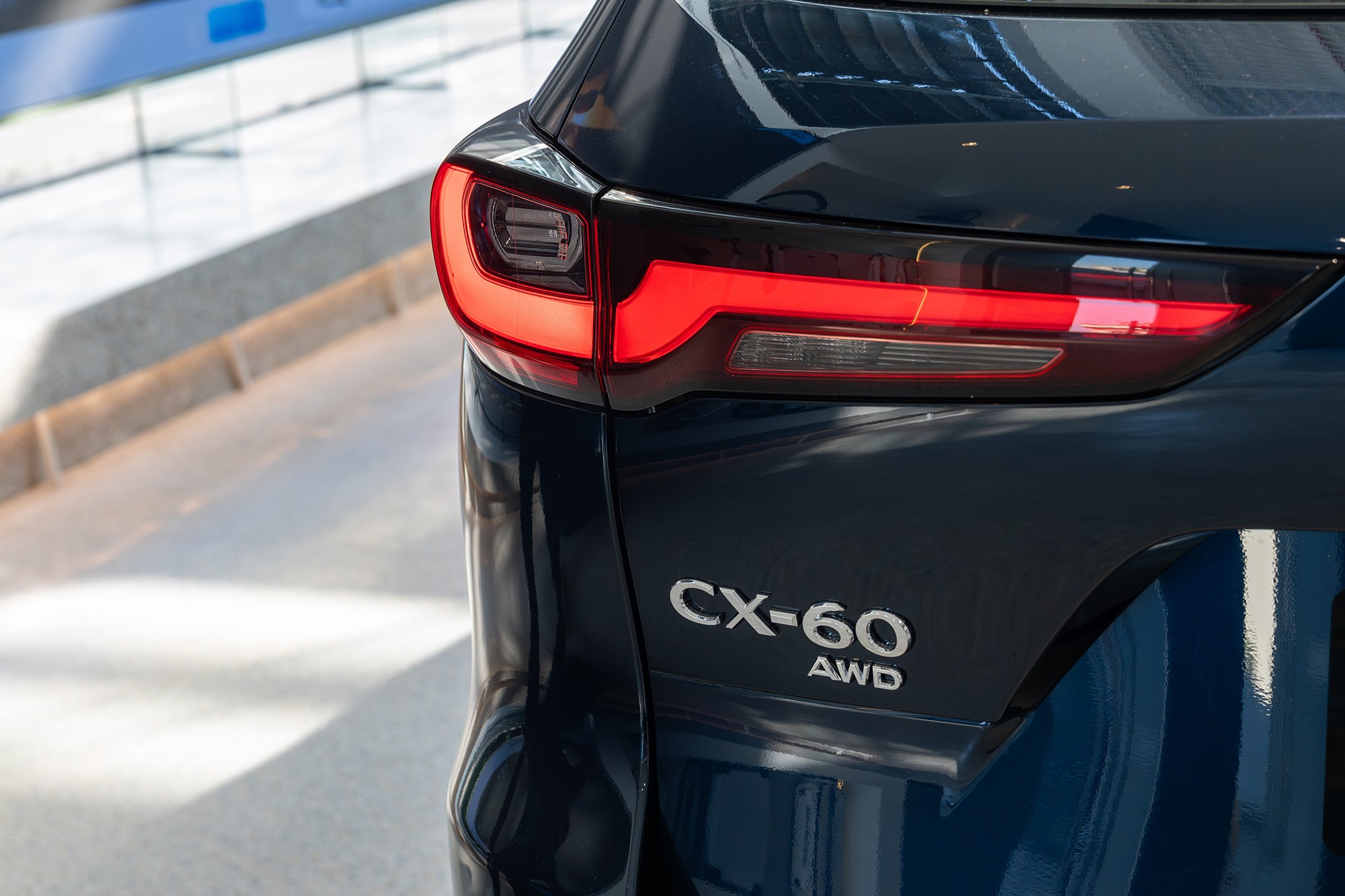 Cận cảnh bộ đôi SUV 'cận sang' vừa được Mazda giới thiệu tại Việt Nam, có động cơ hybrid cắm sạc - Ảnh 3.jpg