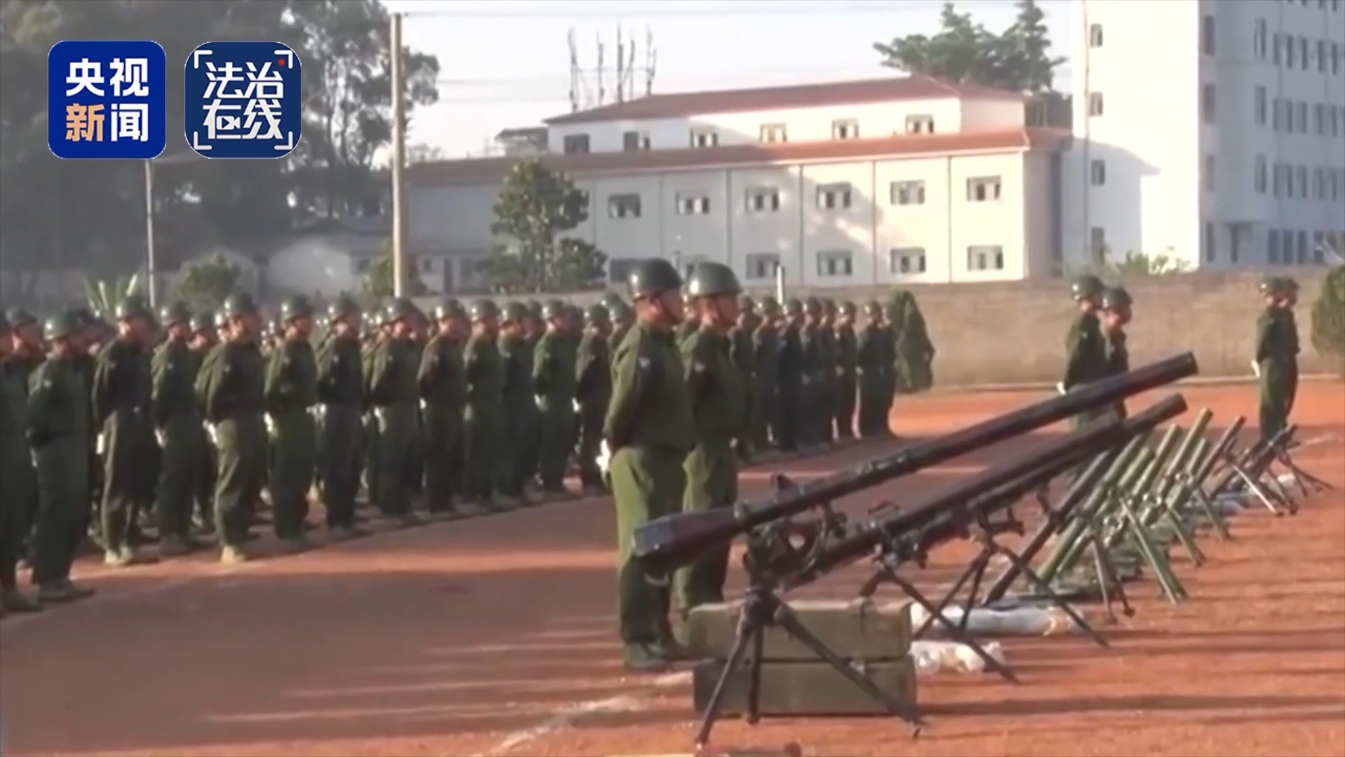 Luc luong vu trang tu tri cua Bach gia.jpg