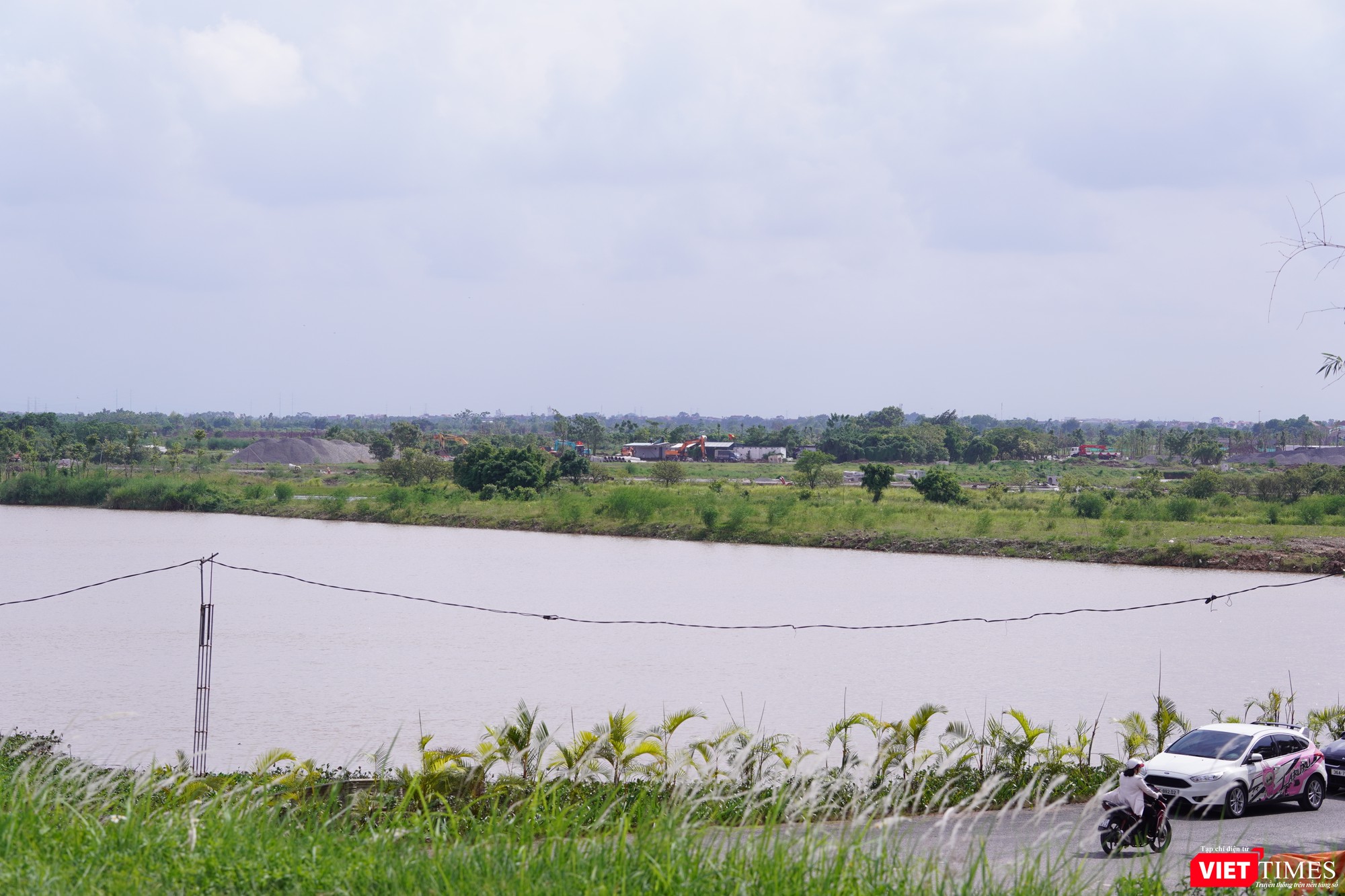Liên quan đến dự án Alluvia City, mới đây, Công ty Cổ phần Sao Ánh Dương - công ty con của Sunshine Homes cùng một số đối tác đã nhận chuyển nhượng toàn bộ cổ phần tại Công ty Cổ phần Xuất nhập khẩu Thanh Xuân để sở hữu gần 55 ha đất trong phạm vi dự án. vt-xc9.JPG