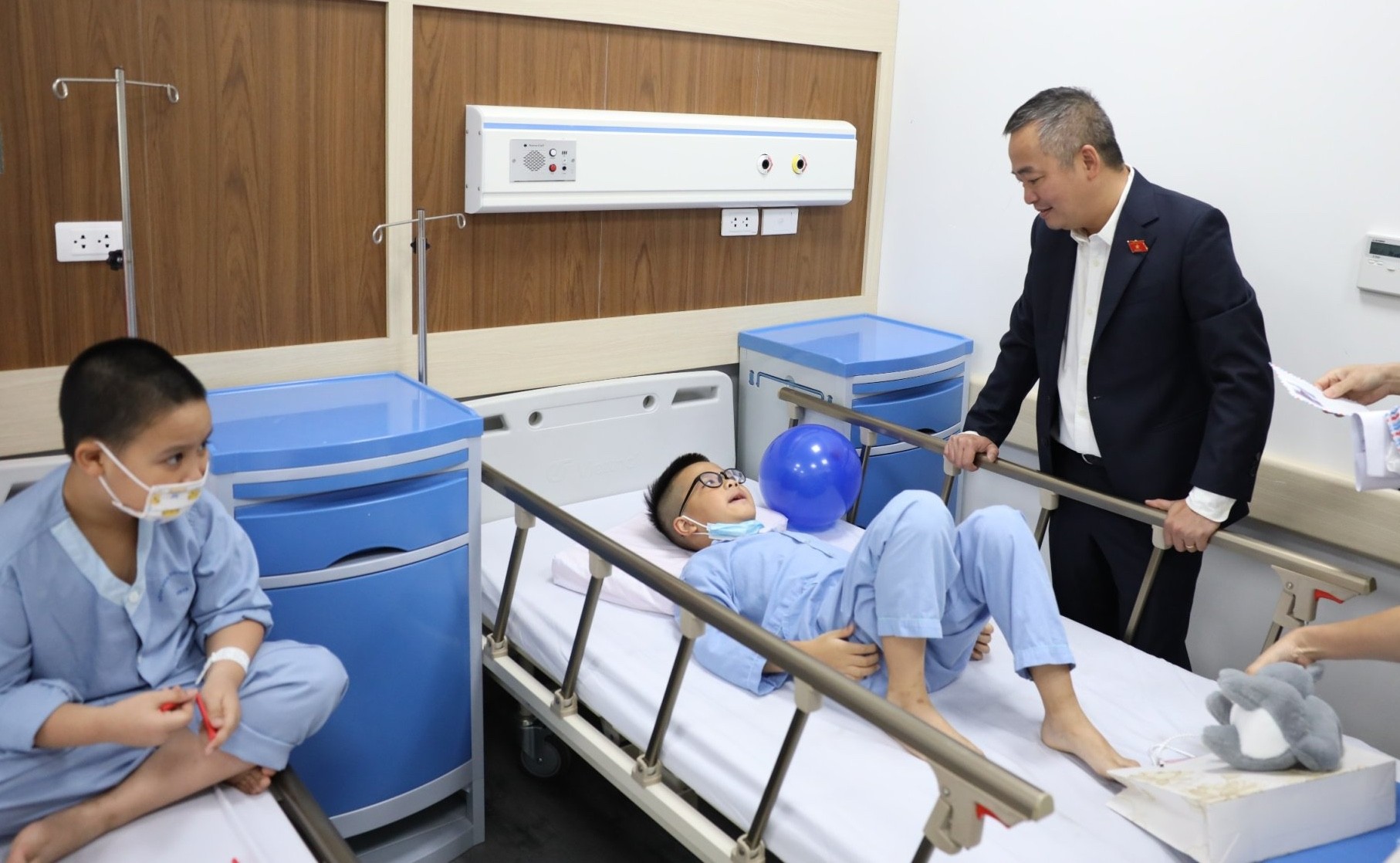 Chính sách miễn viện phí tập trung ưu tiên cho trẻ nhỏ z5075870217712_965523dcf5054a4376735ec454d330fa.jpg