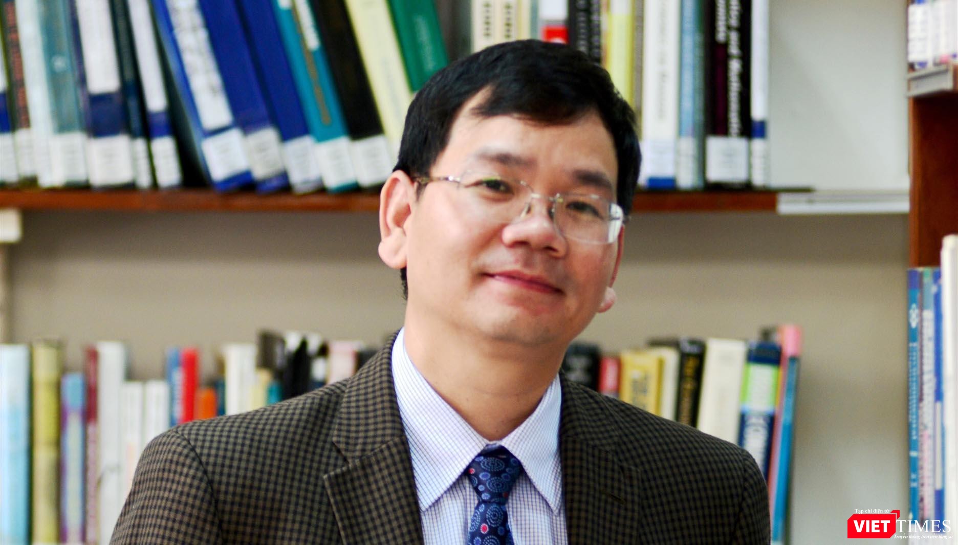 Tiến sĩ Huỳnh Thế Du, giảng viên Đại học Fulbright Việt Nam Tiến sĩ Huỳnh Thế Du, giảng viên Đại học Fulbright Việt Nam