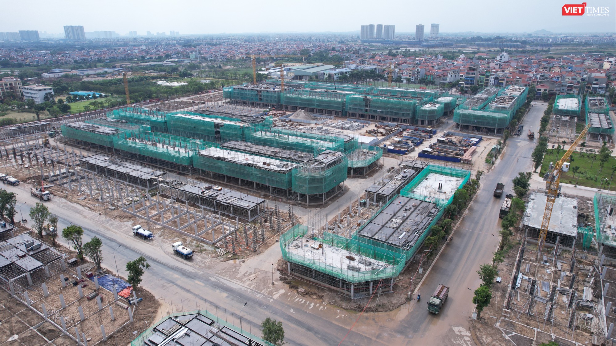 Tại phân khu Wonder Bay, hạ tầng đã được hoàn thiện. Các khối chung cư 5 tầng cũng đã được triển khai. DJI_0197.JPG