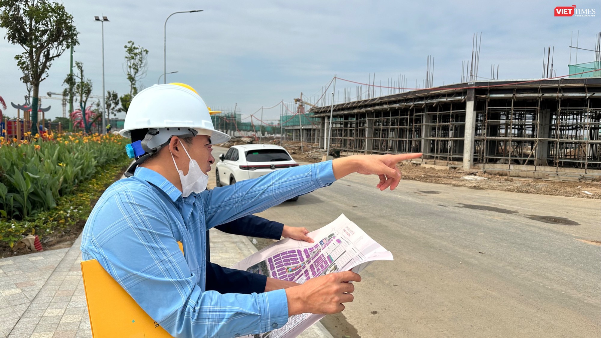 Môi giới thuộc sàn Newstarland cho biết 90% giỏ hàng thấp tầng tại dự án này đã được bán với giá không có nhiều thay đổi với hồi tháng 3. Nếu sử dụng gói vay ngân hàng, khách hàng sẽ được vay tối đa 70% giá trị sản phẩm, ân hạn gốc và miễn lãi suất trong 24 tháng. tempImage7RuG0M.jpg