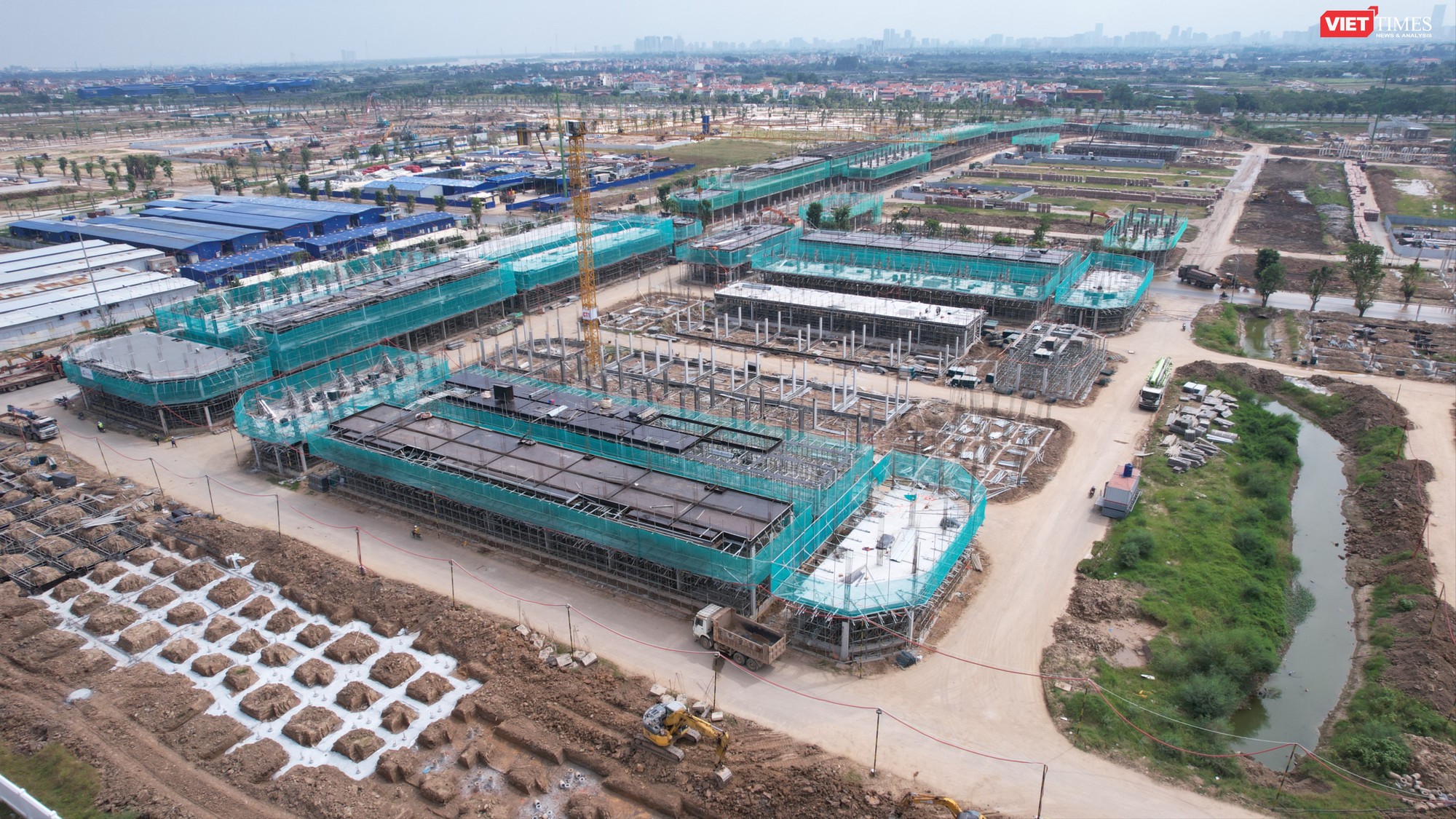 Dự án có tổng vốn đầu tư khoảng 18.400 tỷ đồng, quy mô hơn 2.300 căn thấp tầng, 4 tòa chung cư. Sau 7 tháng kể từ khi ra mắt, dự án đã đạt được khối lượng thi công đáng kể. Phần lớn lô đất thấp tầng thuộc phân khu Wonder Avenue đã được xây dựng. Tại một số lô, nhà thấp tầng đã xây thô tới tầng 4. 1.JPG