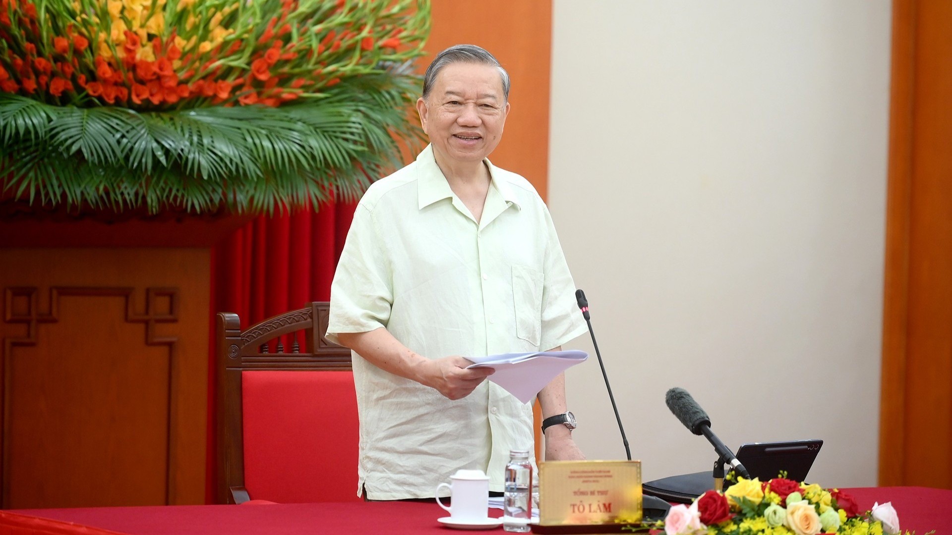 Tổng bí thư quán triệt: "Không chấp nhận tư duy nhiệm kỳ, níu kéo lợi ích cục bộ, không dám nghĩ, không dám làm, không dám đột phá". Ảnh: Nhandan. a1-bnd-3062-4849.jpg
