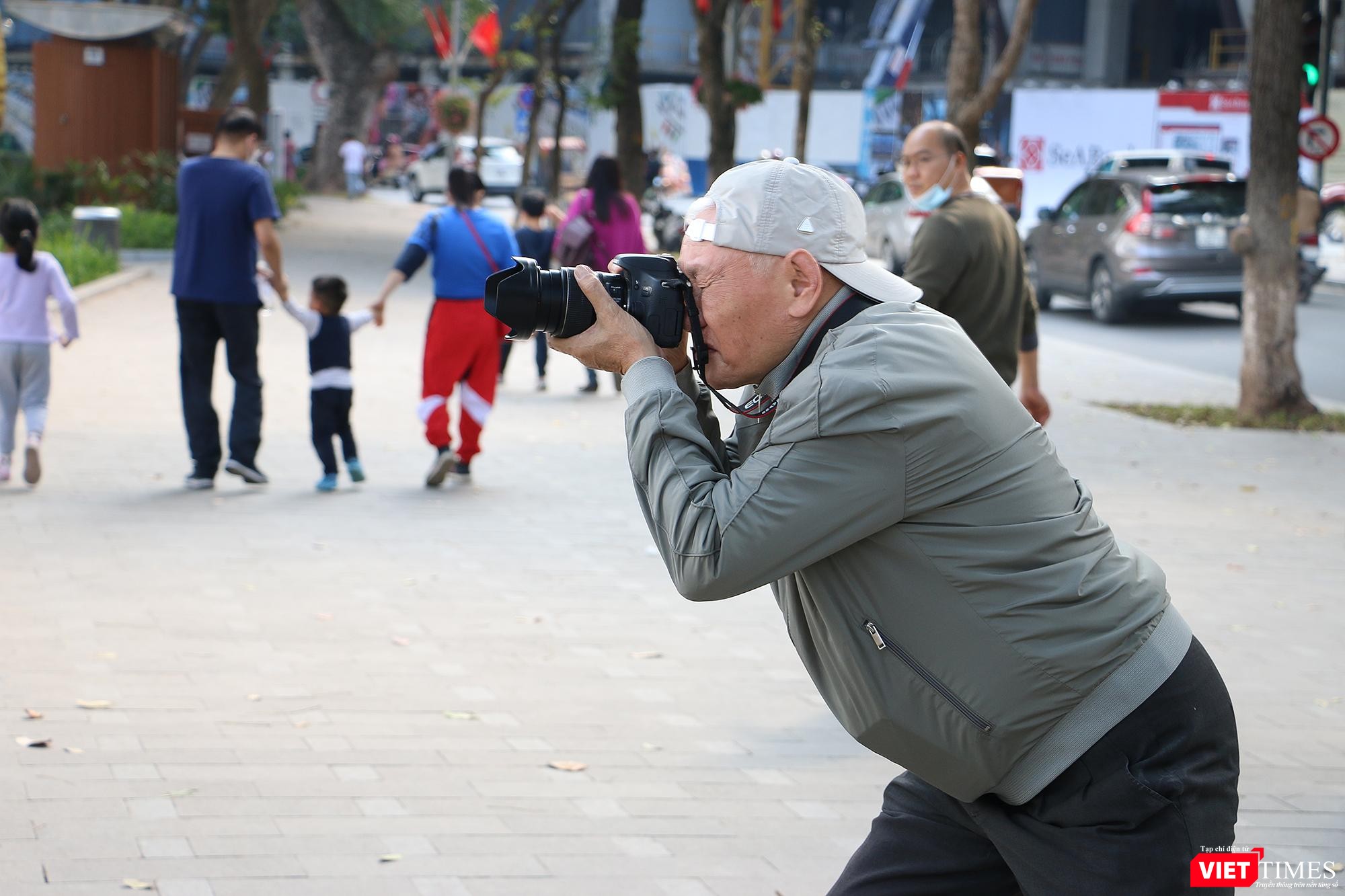 Vẻ đẹp Hà Nội ngày xuân là cảm hứng sáng tác cho nhiếp ảnh gia lão thành Vẻ đẹp Hà Nội ngày xuân là cảm hứng sáng tác cho nhiếp ảnh gia lão thành
