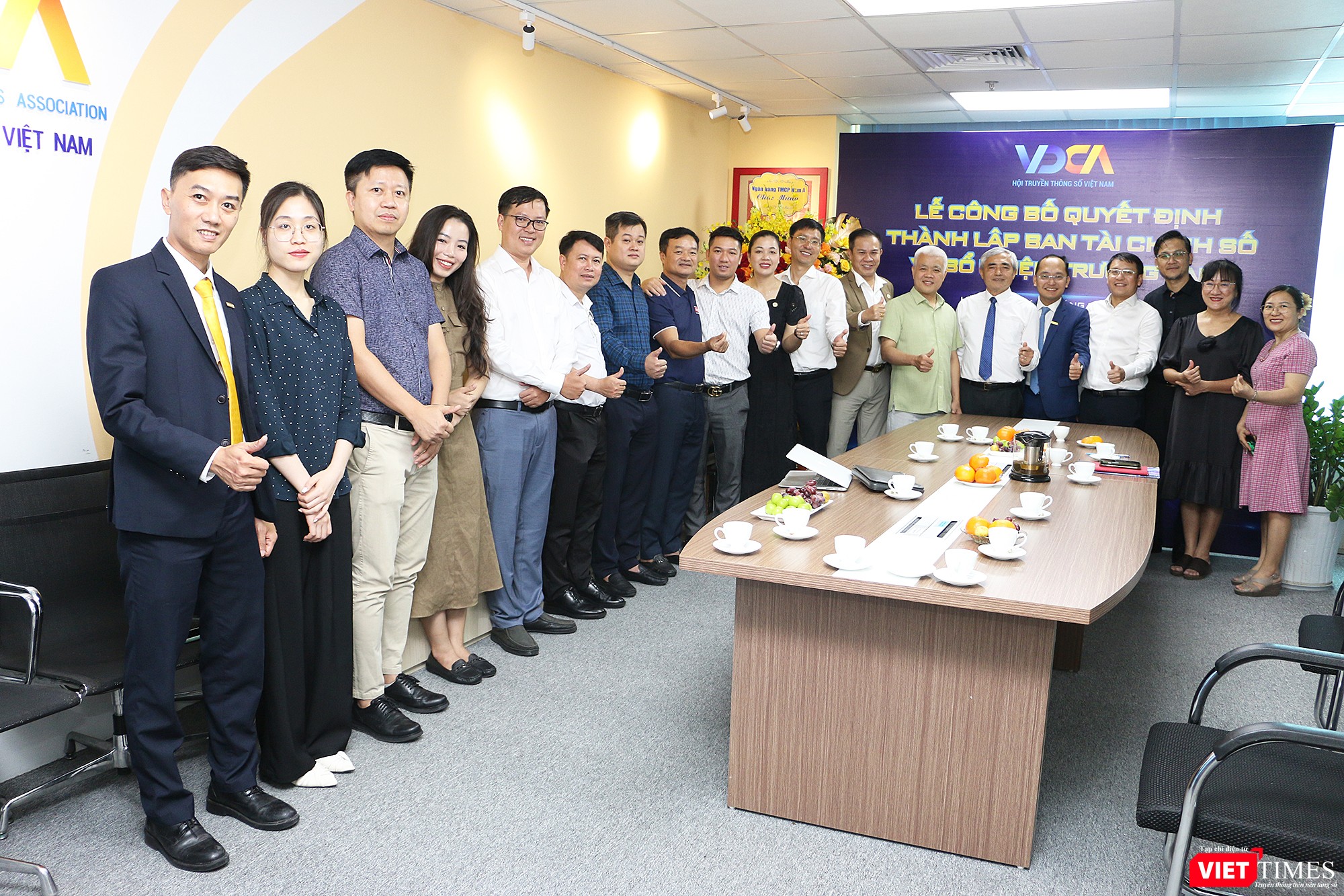 Lãnh đạo và thành viên VDCA chụp ảnh lưu niệm tại sự kiện vt_dai bieu du su kien.jpg