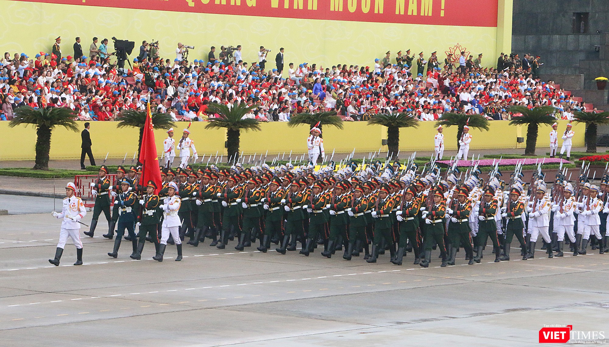 Buổi tổng duyệt có sự tham gia của các lực lượng quân đội, công an, quần chúng, các khí tài hiện đại do Việt Nam sản xuất... cùng sự hiện diện của nhiều đoàn khách mời nước ngoài. Ảnh: Đăng Khoa Buổi tổng duyệt có sự tham gia của các lực lượng quân đội, công an, quần chúng, các khí tài hiện đại do Việt Nam sản xuất... cùng sự hiện diện của nhiều đoàn khách mời nước ngoài. Ảnh: Đăng Khoa