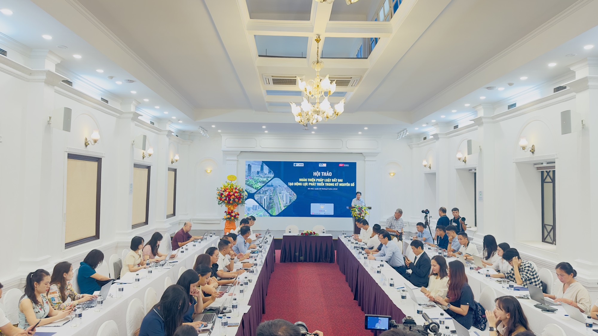 Hội thảo “Hoàn thiện pháp luật đất đai tạo động lực phát triển trong kỷ nguyên số” có sự tham dự của đại diện các bộ, ban ngành, hiệp hội, chuyên gia kinh tế, lãnh đạo doanh nghiệp. IMG_0716.jpeg