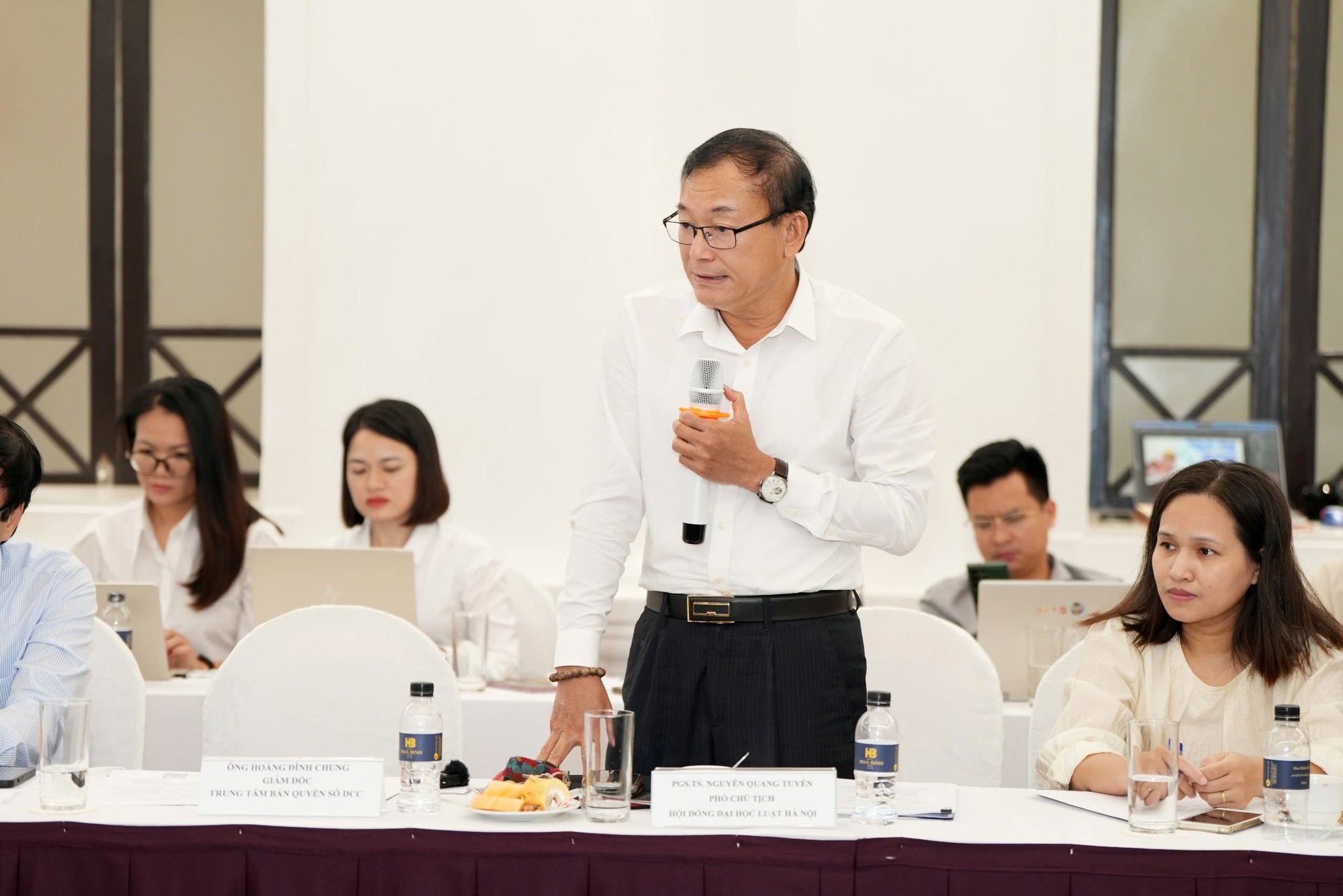 GS.TS Nguyễn Quang Tuyến, Phó Chủ tịch Hội đồng Trường Đại học Luật Hà Nội phát biểu tại Hội thảo. z6925601456333_f7eafc8025725c4f2b45c5902ce5a22d.jpg