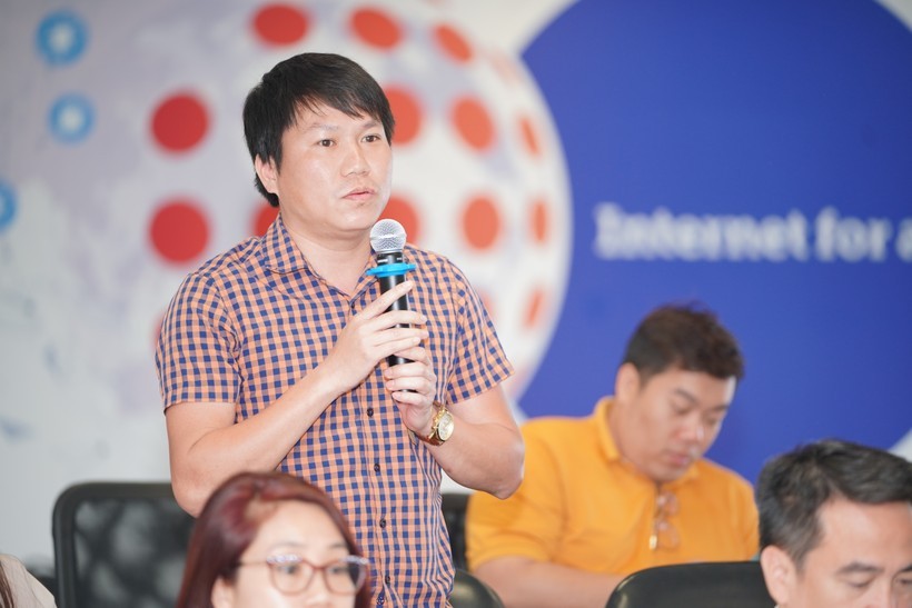 Thông tin từ Trưởng ban Tổ chức giải khi đó lập tức thu hút sự quan tâm, đặt câu hỏi từ các nhà báo, phóng viên. Nhà báo Thắng Quang, Tạp chí Nhà đầu tư đặt câu hỏi với Ban Tổ chức giải VDA 2025. dom04883-1923-1156.jpg
