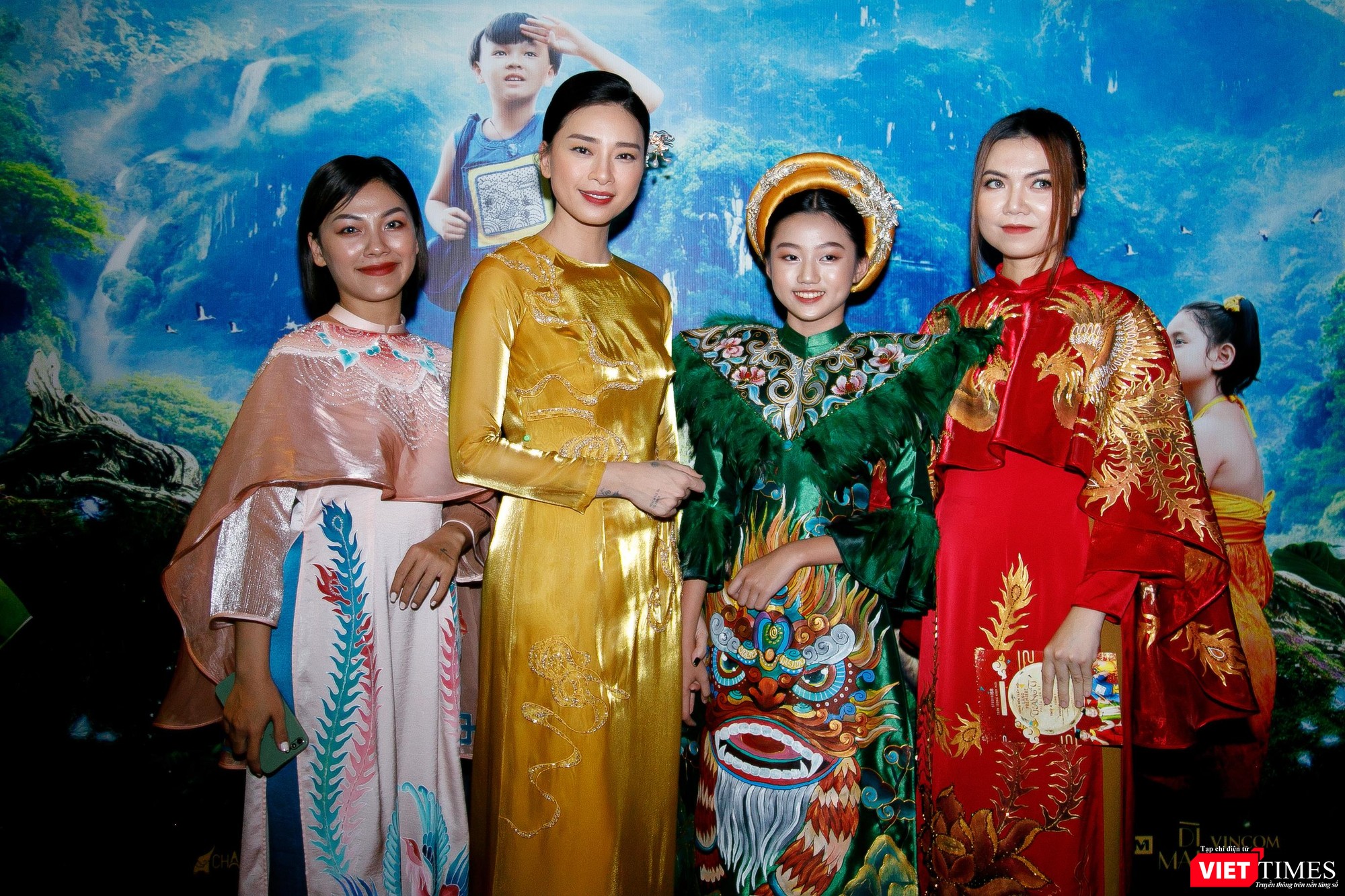 Nhà sản xuất Ngô Thanh Vân cùng diễn viên nhí xuất hiện trước công chúng giao lưu với khán giả - Ảnh: Studio68