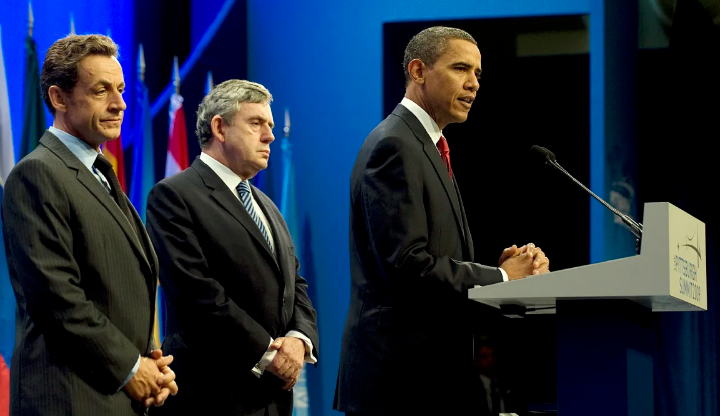Tổng thống Mỹ Barack Obama đưa ra tuyên bố về Iran trong hội nghị G20 tại Pittsburgh, Pennsylvania, vào ngày 25/9/2009. Phía sau ông là Tổng thống Pháp Nicolas Sarkozy và Thủ tướng Anh Gordon Brown. Ảnh: AFP. Fordow Pháo đài hạt nhân trong lòng núi của Iran mà bom mạnh nhất của Mỹ cũng khó phá được 2.png
