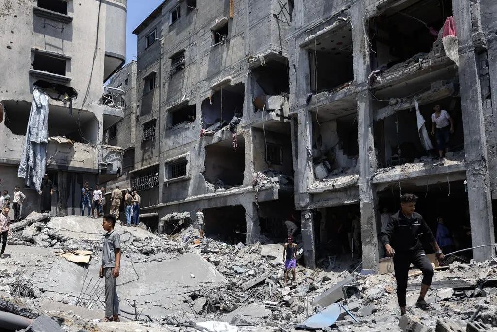 Hậu quả của cuộc tấn công của Israel vào một tòa nhà ở Thành phố Gaza vào tháng 6. Ảnh: NYTimes. Việc công nhận Nhà nước Palestine có nghĩa như thế nào, tác động ra sao đến cục diện Trung Đông.jpg