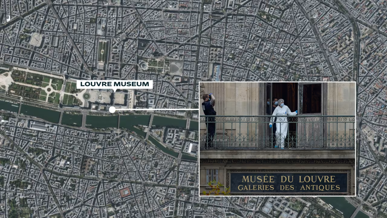 Nhân viên pháp y và cảnh sát đang điều tra vụ trộm táo bạo tại Bảo tàng Louvre của Pháp. Ảnh: WSJ. Bí ẩn chợ đen tỷ đô Trang sức bị trộm ở Louvre có thể rơi vào mạng lưới buôn lậu toàn cầu 2.png