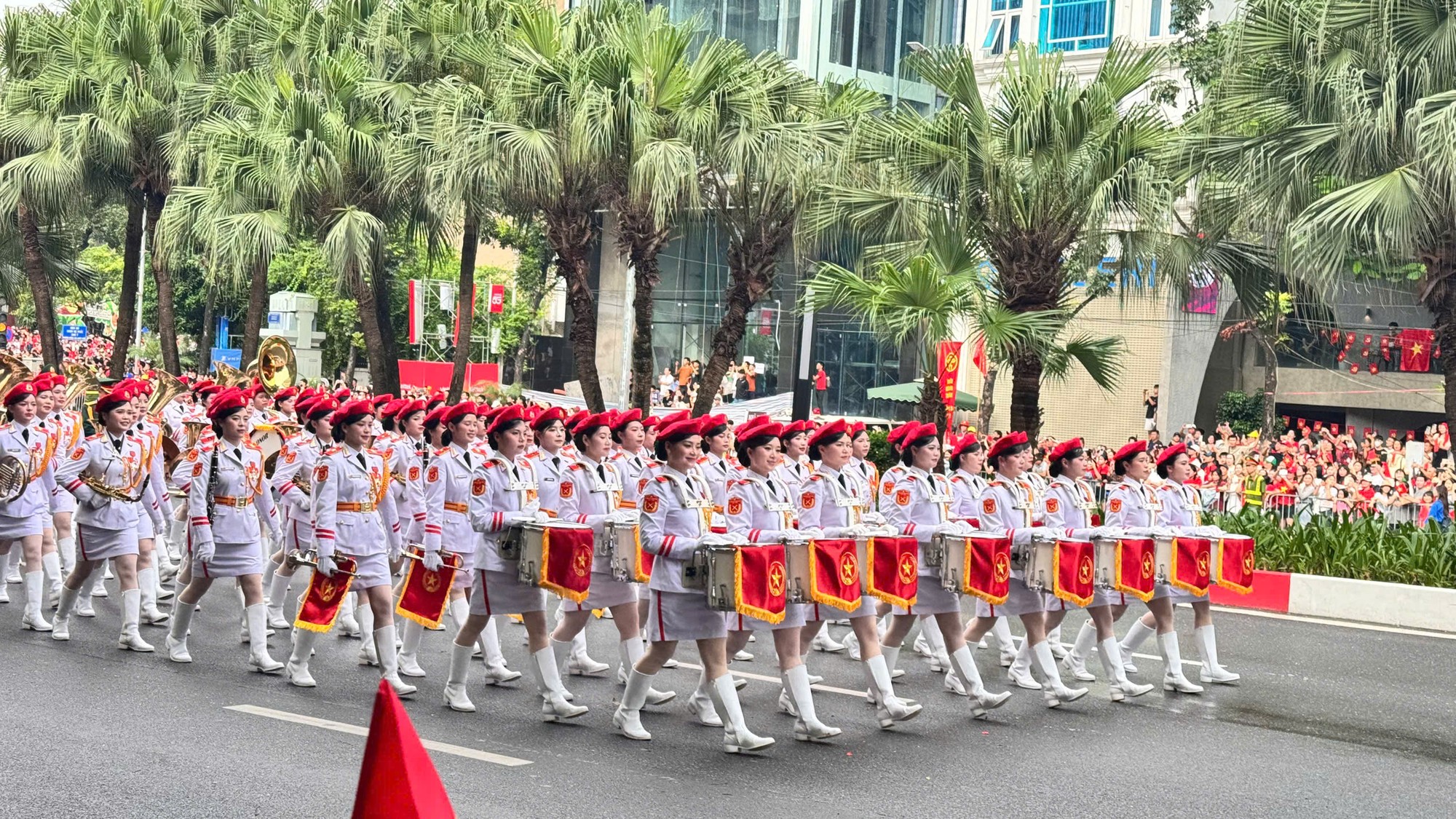 Khối nữ quân nhạc. Ảnh: Quỳnh An Anh 1.jpeg