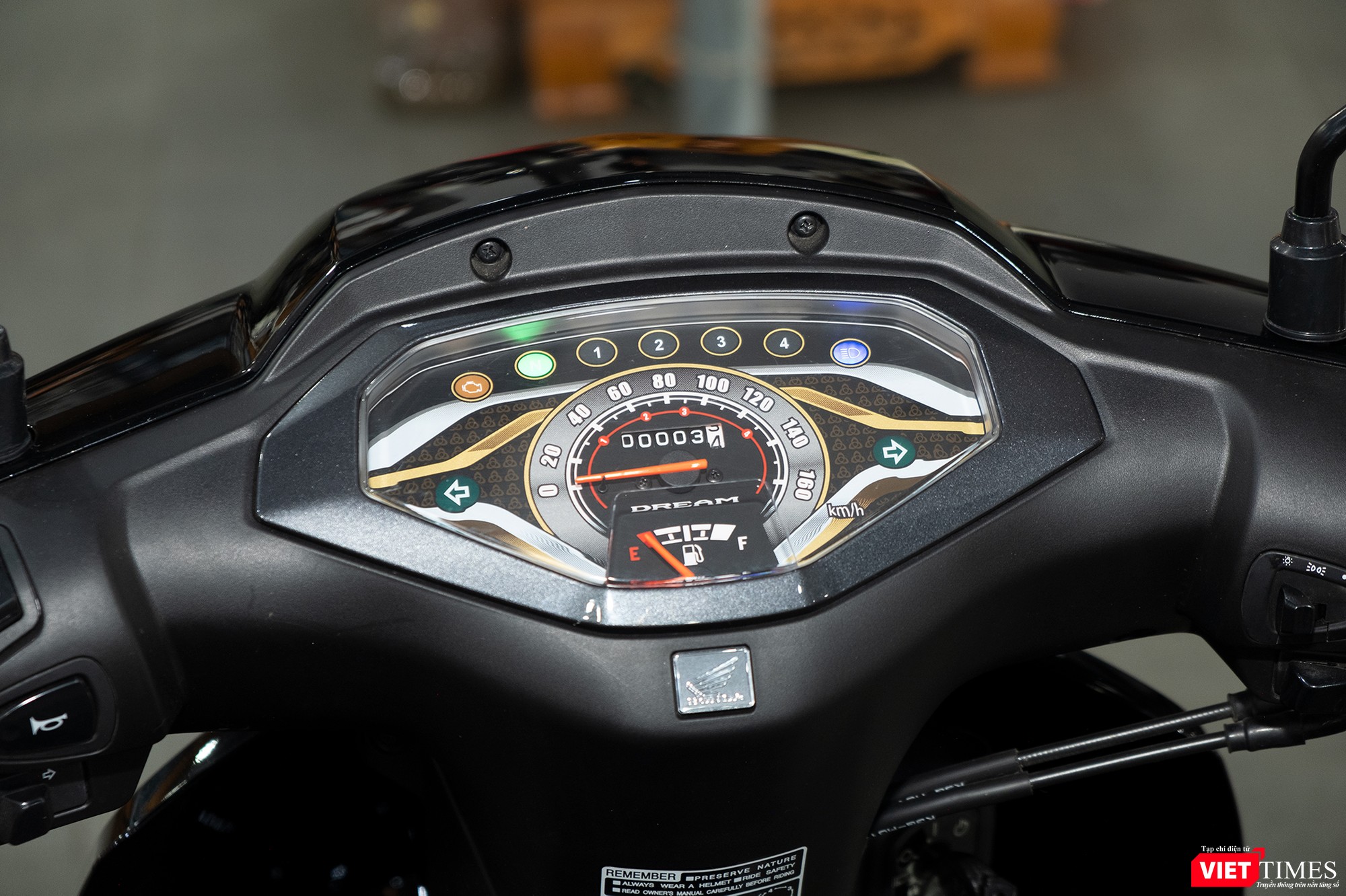 vt-Honda Dream NCX “phiên bản” Campuchia cập bến Việt Nam, giá từ 148 triệu đồng - Ảnh 4.jpg