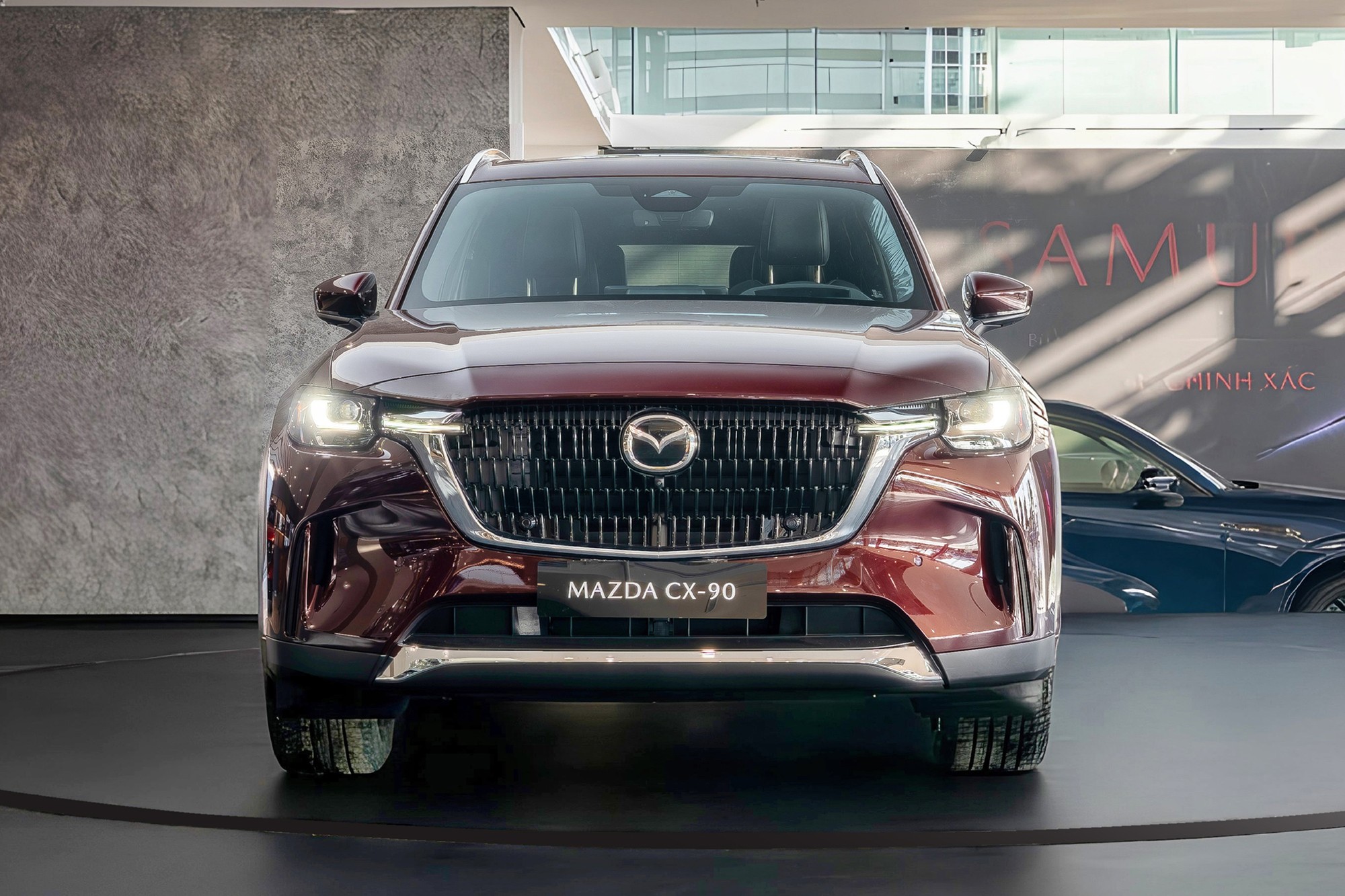 Cận cảnh bộ đôi SUV 'cận sang' vừa được Mazda giới thiệu tại Việt Nam, có động cơ hybrid cắm sạc - Ảnh 2.jpg