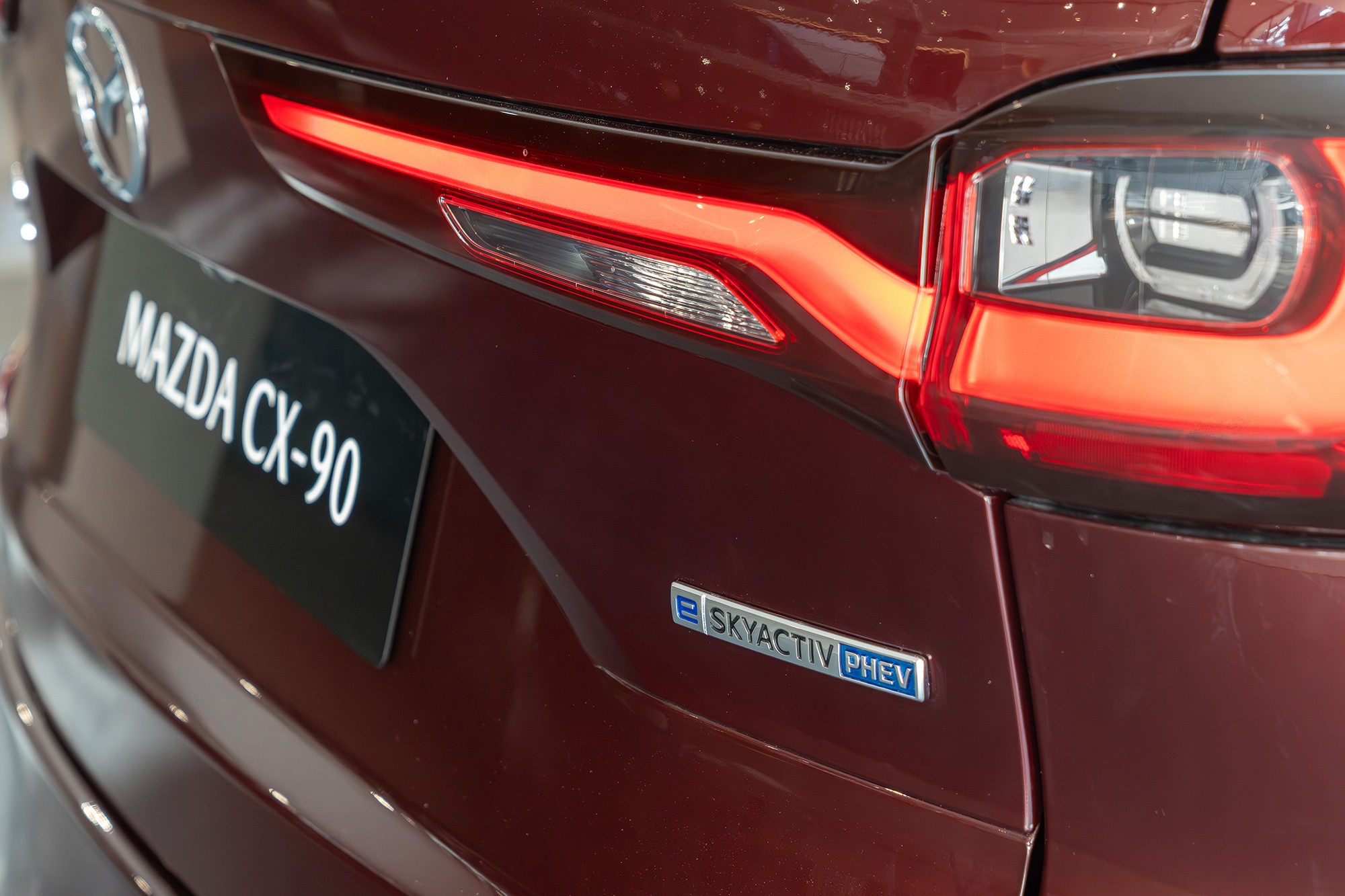 Cận cảnh bộ đôi SUV 'cận sang' vừa được Mazda giới thiệu tại Việt Nam, có động cơ hybrid cắm sạc - Ảnh 7.jpg